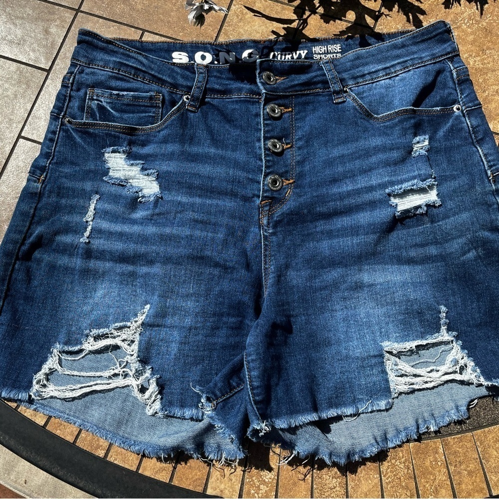Women's Blue Denim Shorts S.O.N.G. Curvy 15/32 button up - Picture 3 of 9